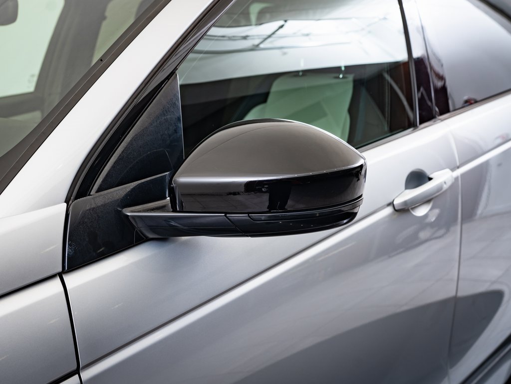 2023 Land Rover Discovery Sport S R-Dynamic photo 15