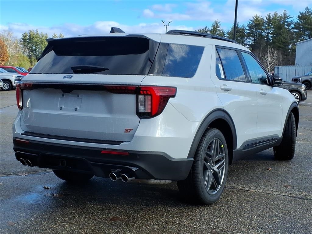2026 Ford Explorer ST photo 4