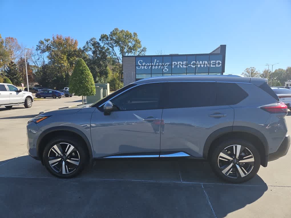 2023 Nissan Rogue SL's photo