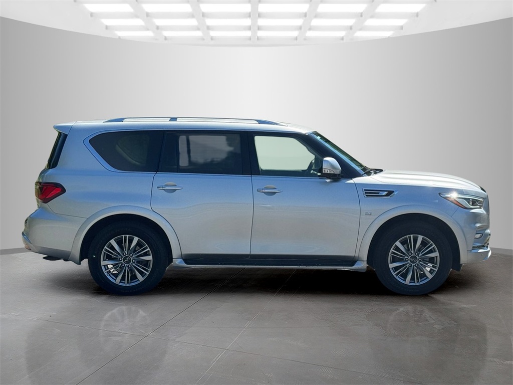 2019 Infiniti QX80 Luxe photo 7