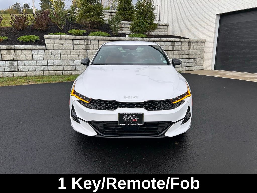 2024 Kia K5 GT-Line photo 2