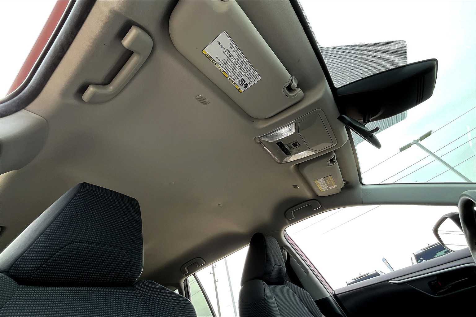 2023 Toyota RAV4 LE photo 13