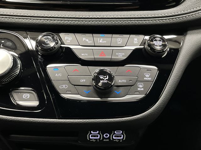 2025 Chrysler Pacifica photo 18
