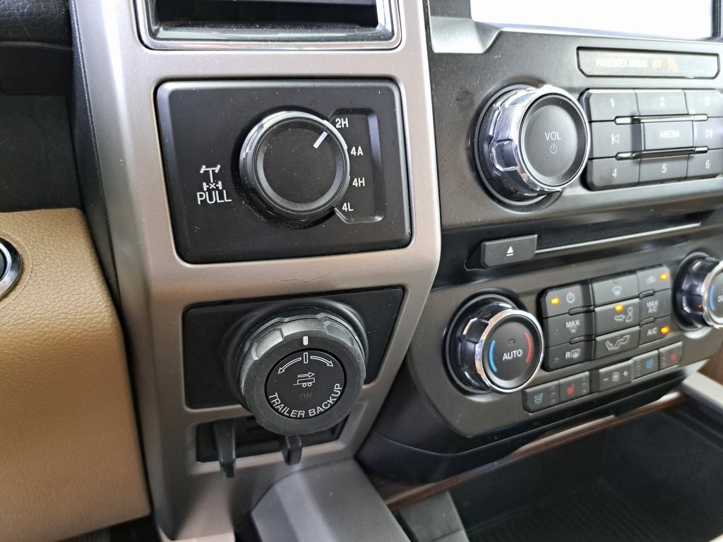 2017 Ford F-150 Lariat photo 14