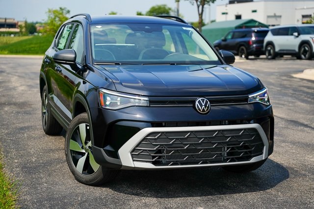 2025 Volkswagen Taos S photo 3