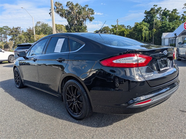 2016 Ford Fusion SE photo 5
