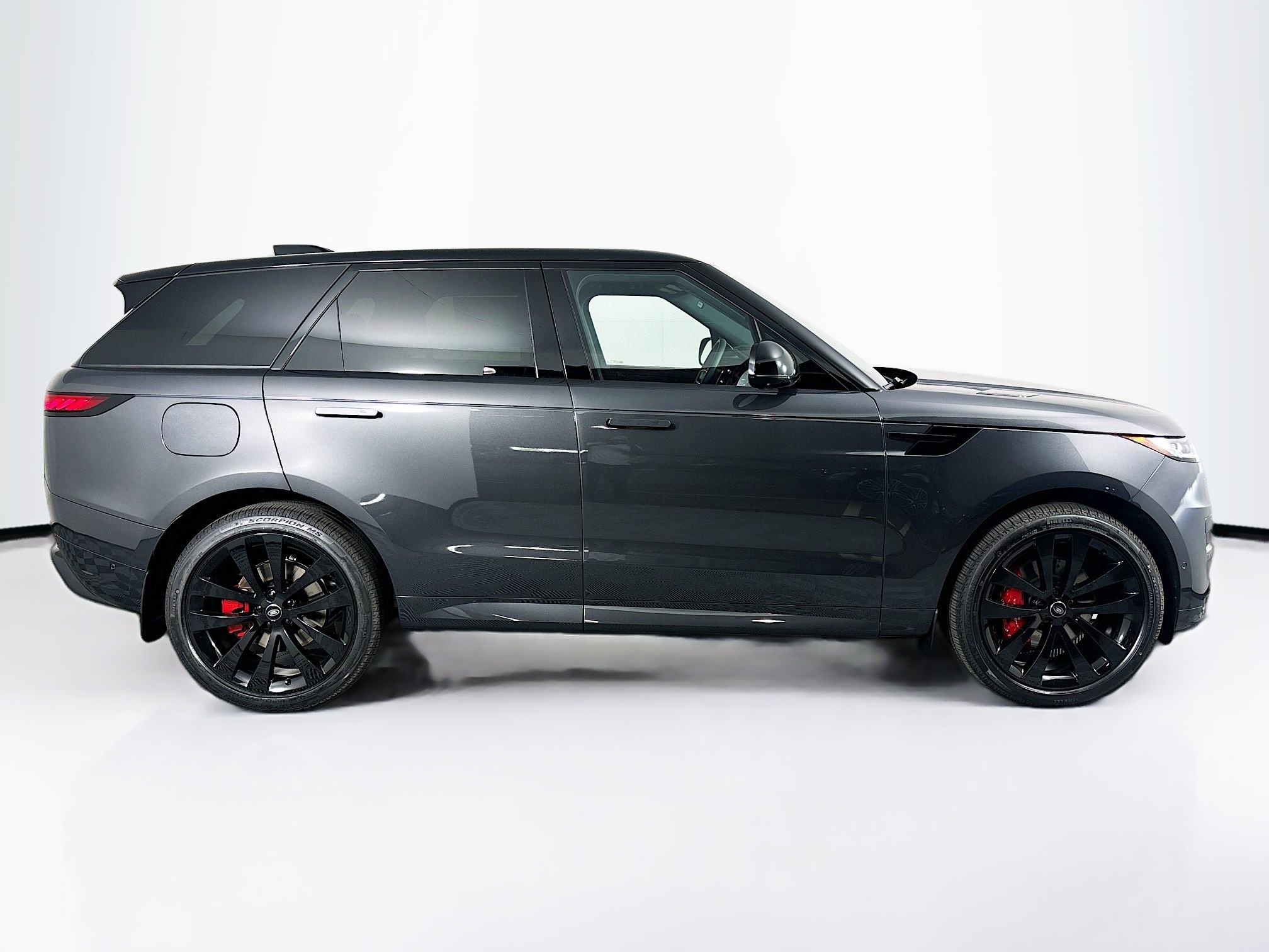 2025 Land Rover Range Rover Sport P400 Dynamic SE photo 4