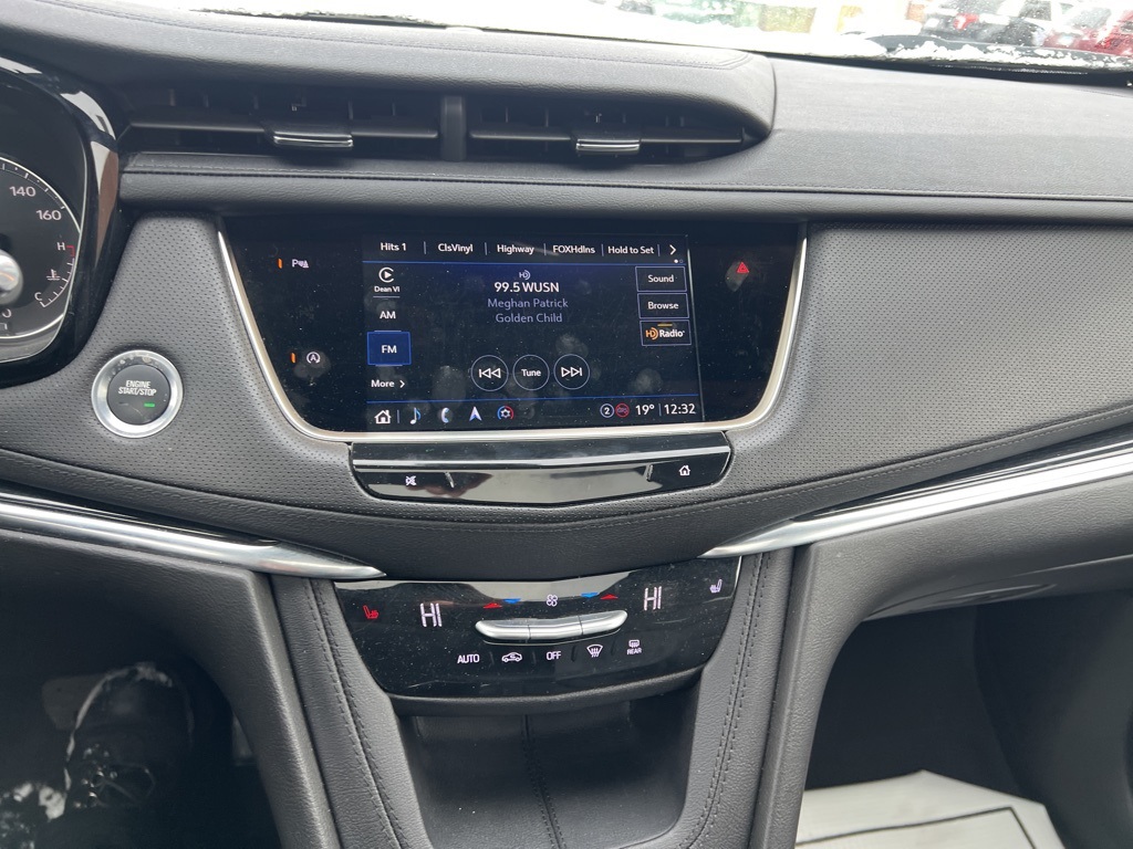 2025 CADILLAC XT5 - Image 9