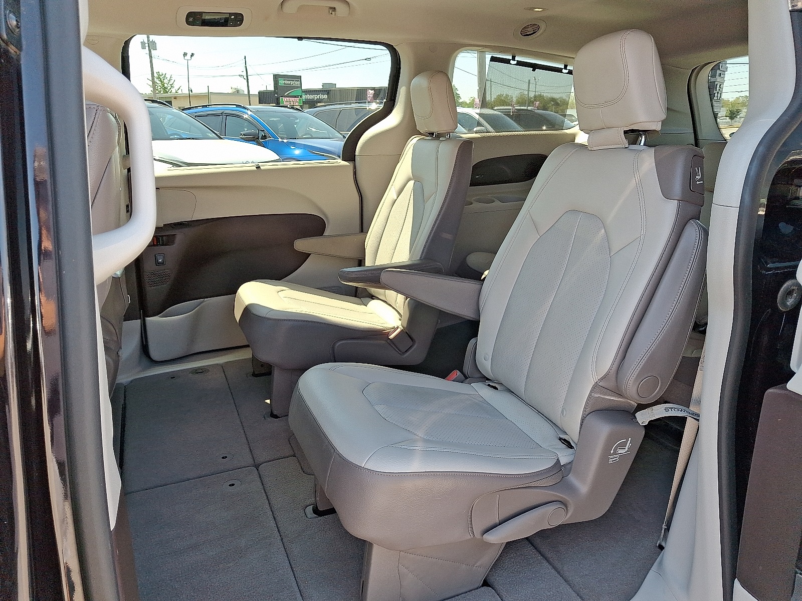 2019 Chrysler Pacifica Touring Plus photo 8