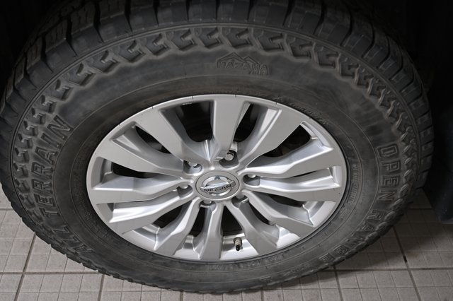 2017 Nissan Armada SV photo 18