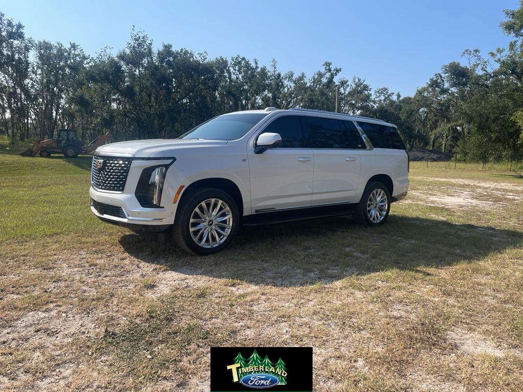 2025 Cadillac Escalade ESV Luxury's photo