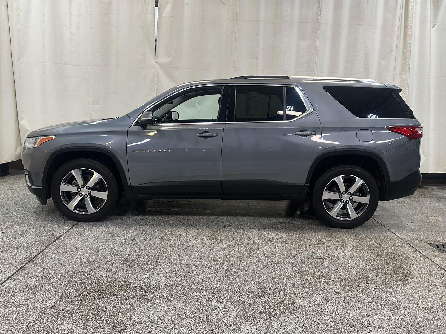 Used 2018 Chevrolet Traverse 3LT with VIN 1GNEVHKW8JJ283967 for sale in Waconia, Minnesota