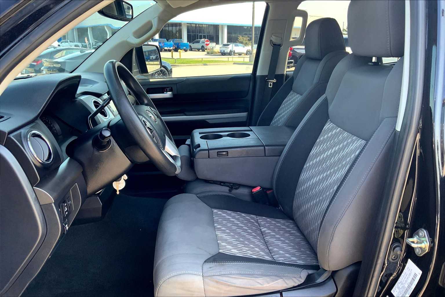 2020 Toyota Tundra SR5 Grade photo 6