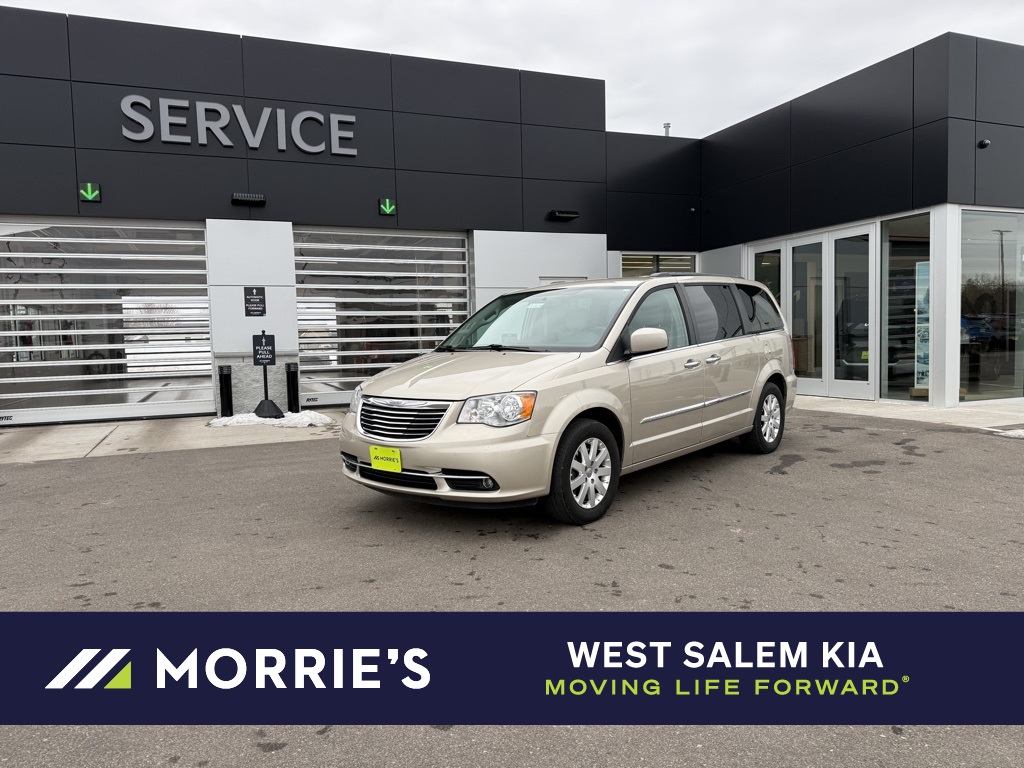 2016 Chrysler Town & Country Touring