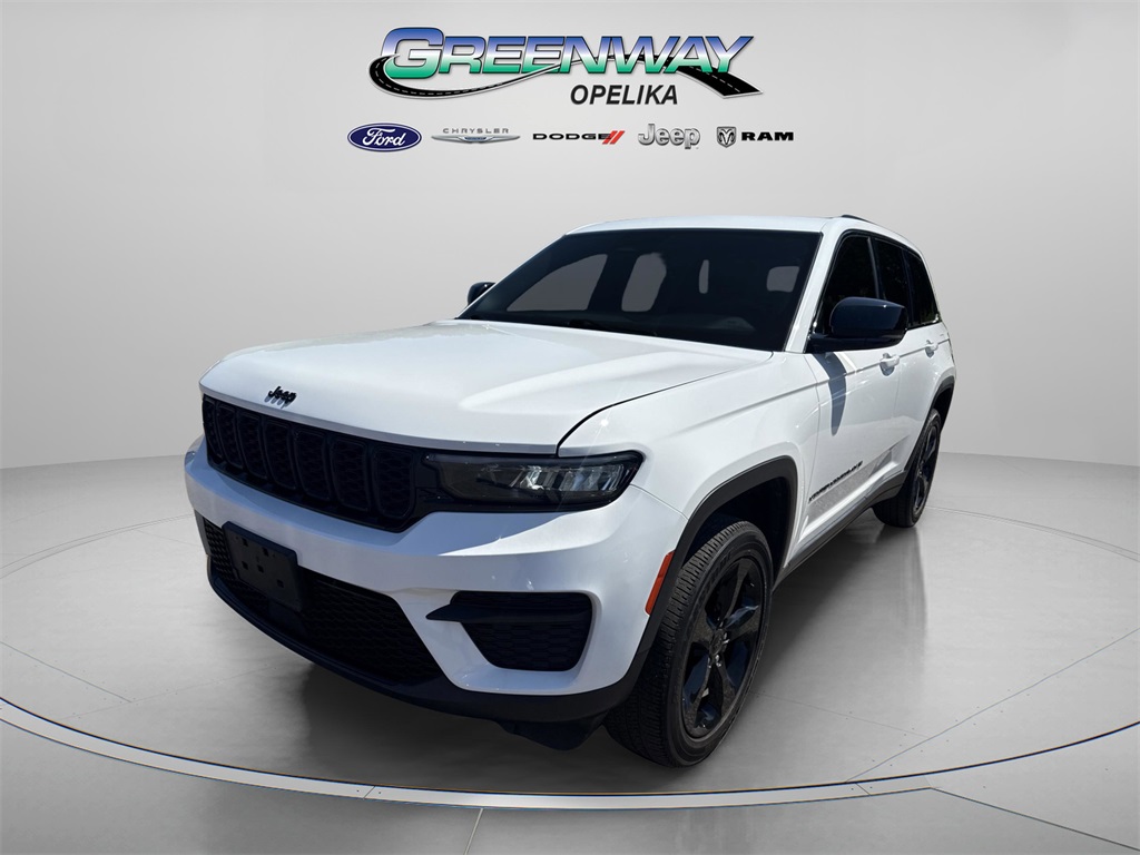 2023 Jeep Grand Cherokee Altitude photo 3