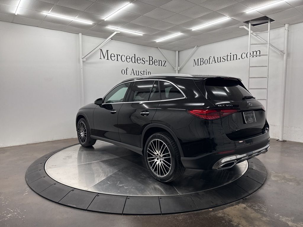 2026 Mercedes Benz GLC 300 photo 3