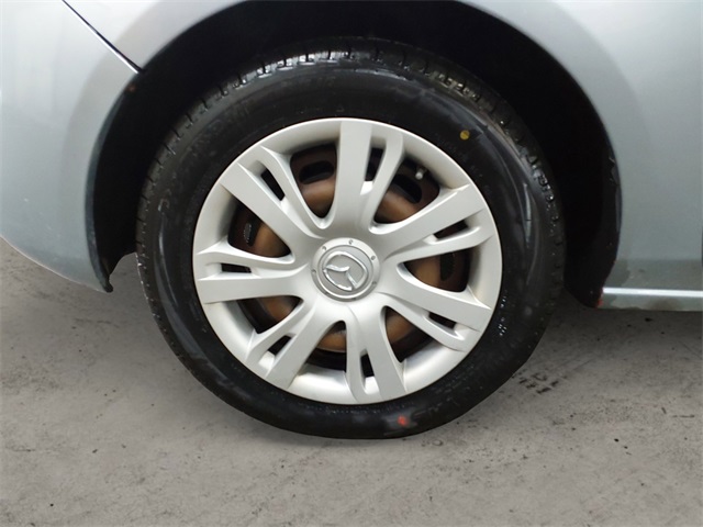 2013 Mazda Mazda2 Sport photo 13