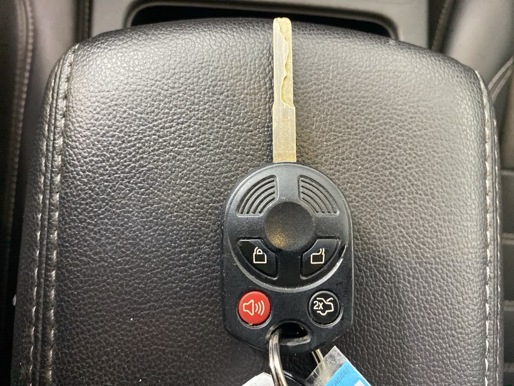 2018 Ford Escape SEL photo 23