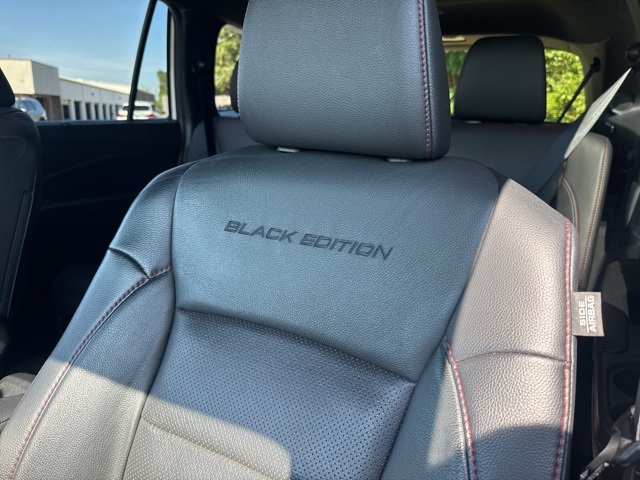 2021 Honda Pilot Black Edition photo 6