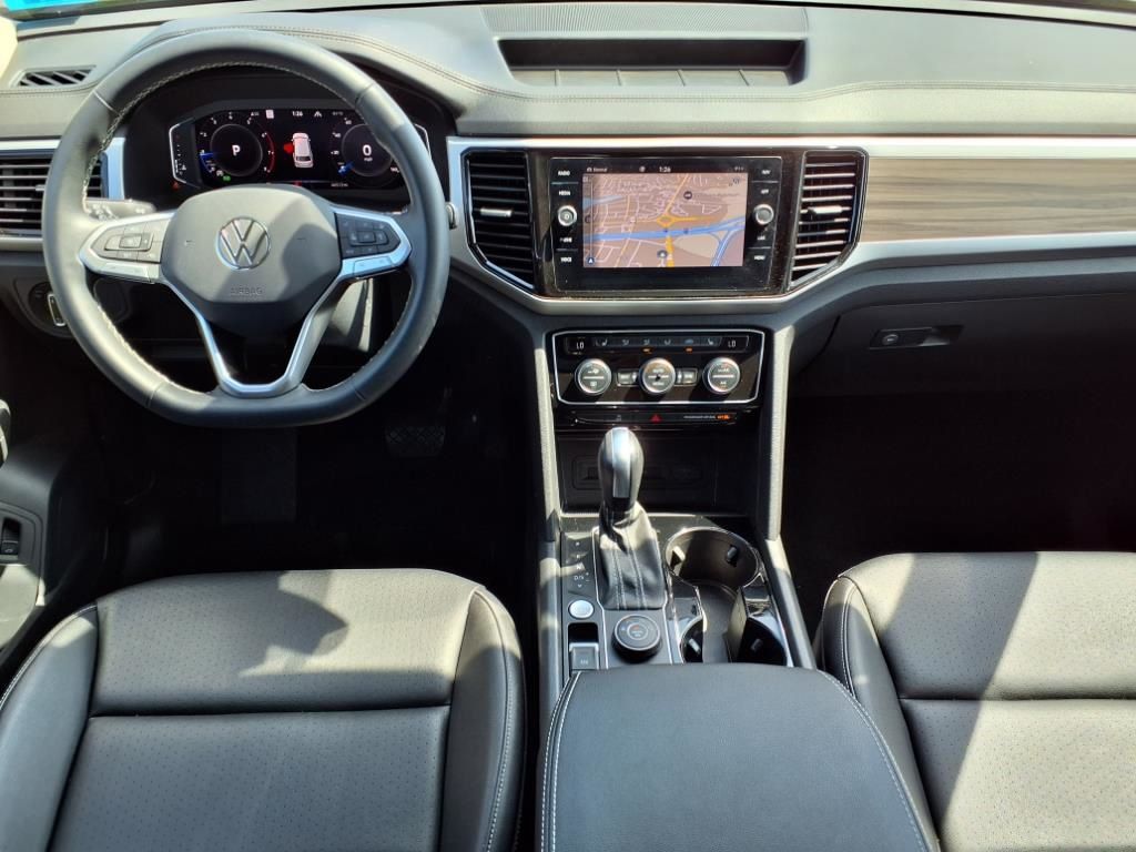2022 Volkswagen Atlas SEL V6 photo 2