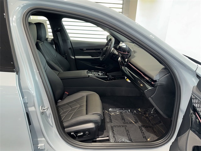 2026 Bmw 530i photo 9