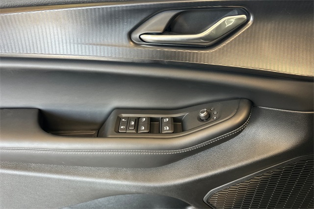 2025 Jeep Grand Cherokee Altitude photo 10