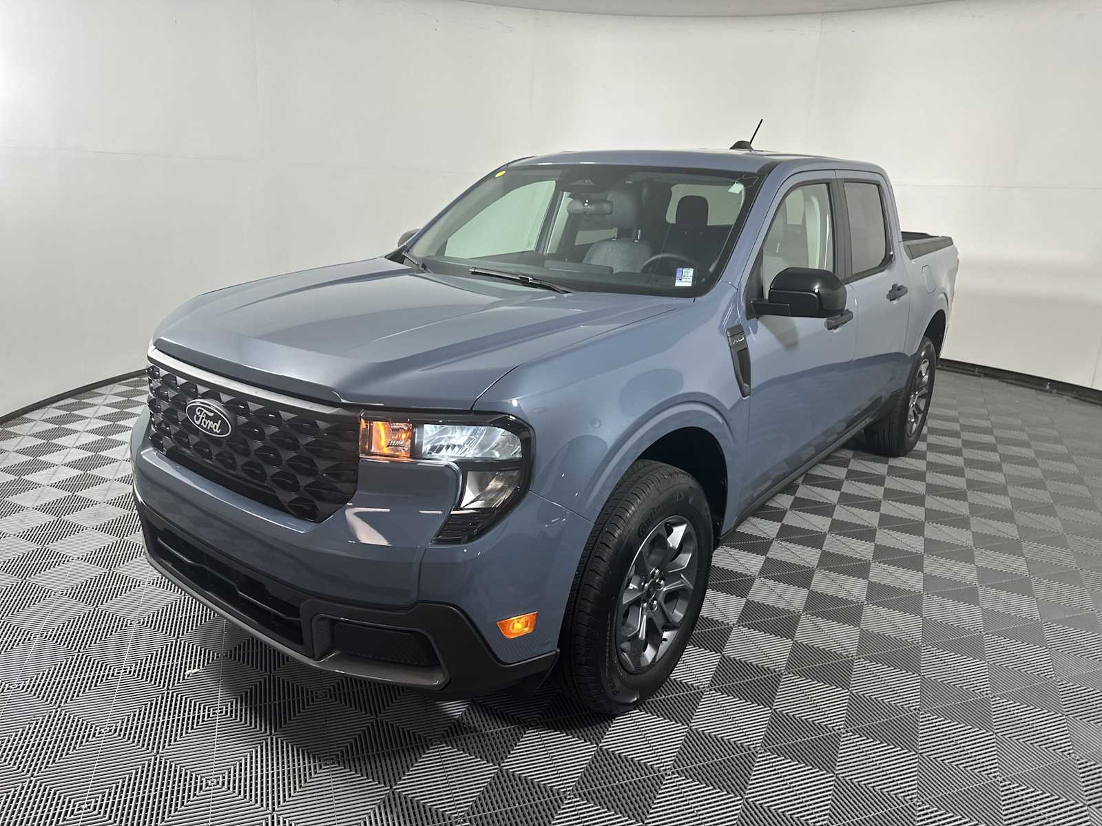 2025 Ford Maverick XLT photo 2