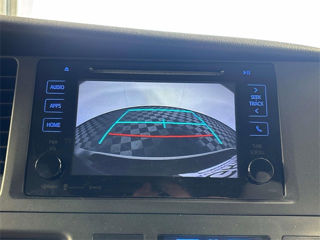 2017 Toyota Sienna LE photo 29