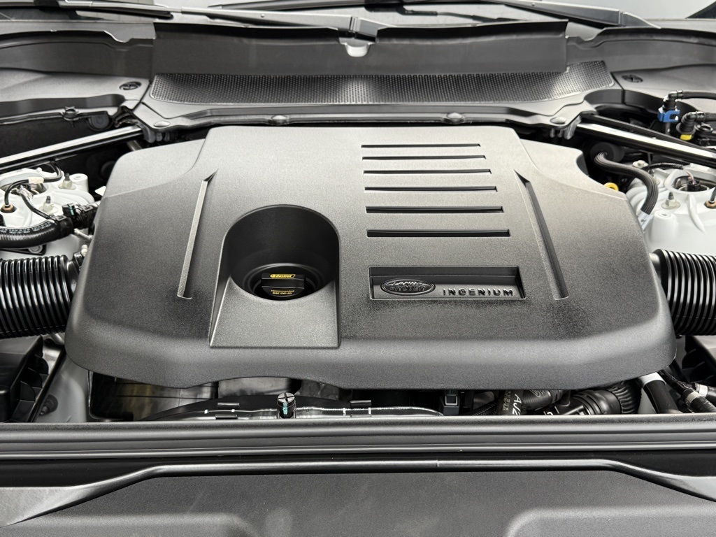 2023 Land Rover Discovery S R-Dynamic photo 24