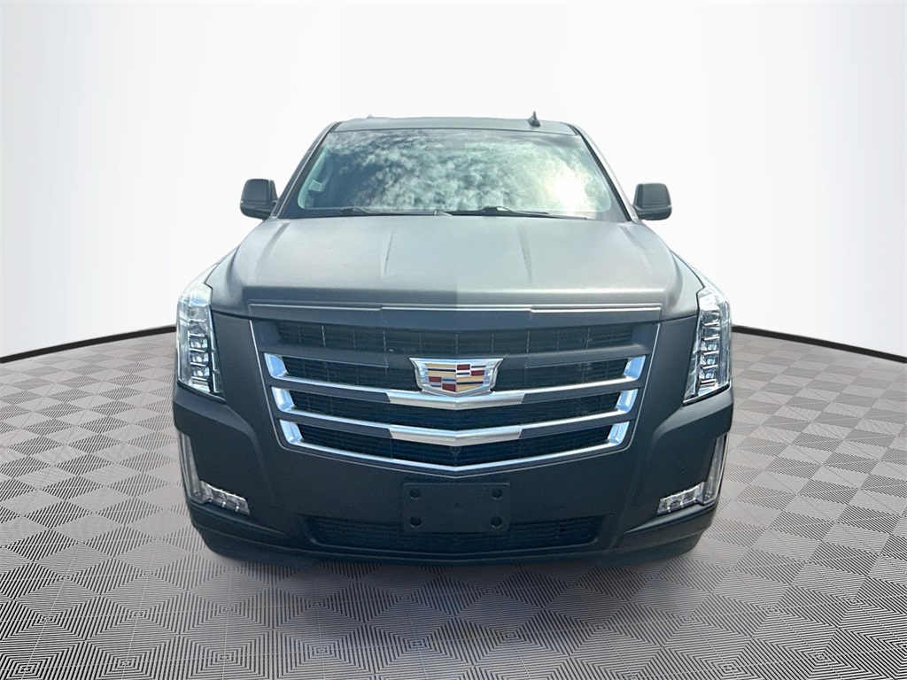 2018 Cadillac Escalade Luxury photo 2