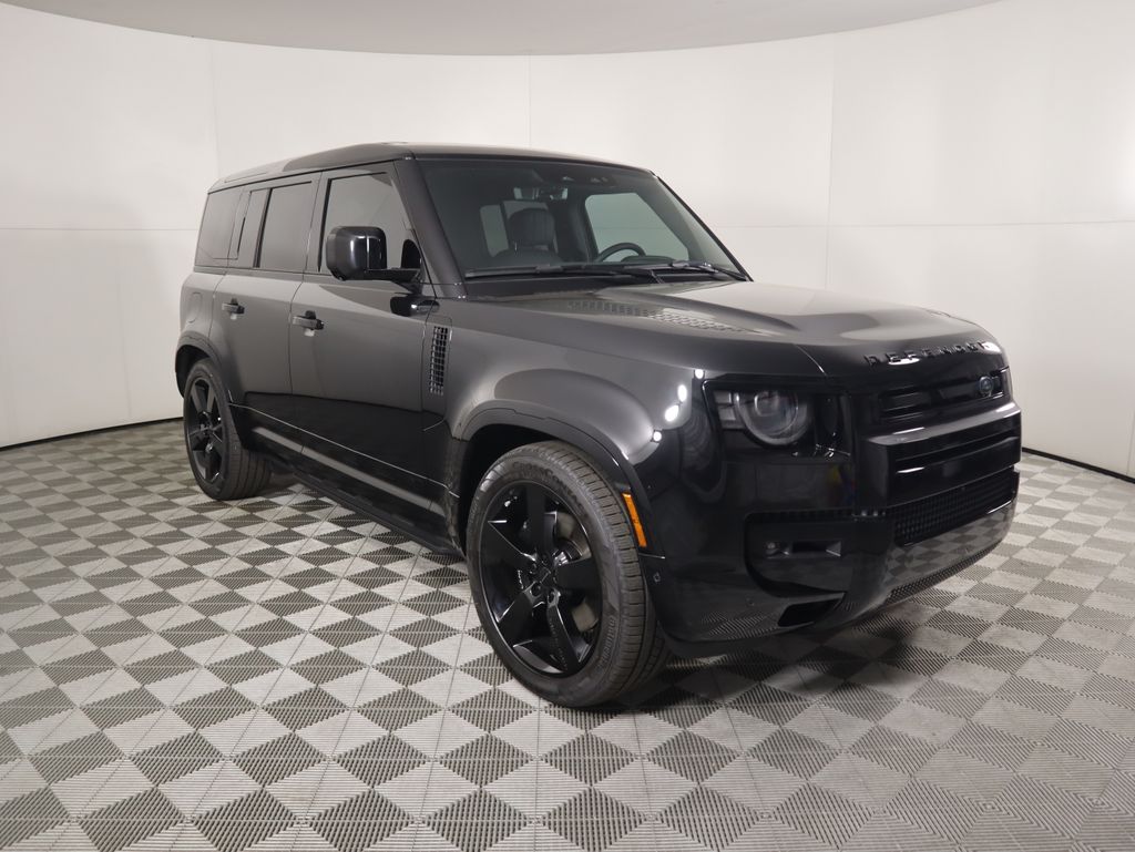 2026 Land Rover Defender 110 V8 photo 3