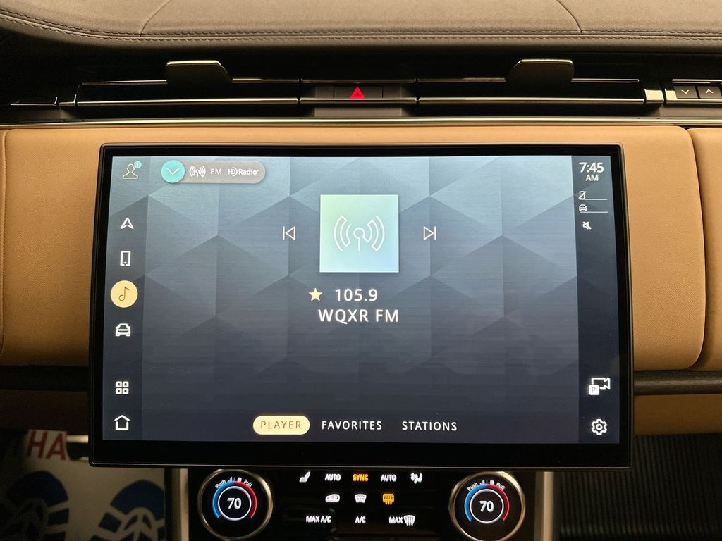 2023 Land Rover Range Rover SE photo 15