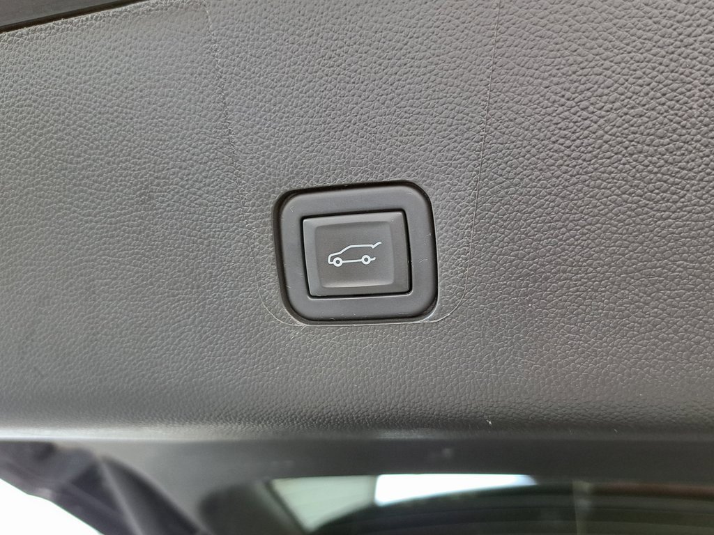 2023 Chevrolet Traverse Cloth photo 31