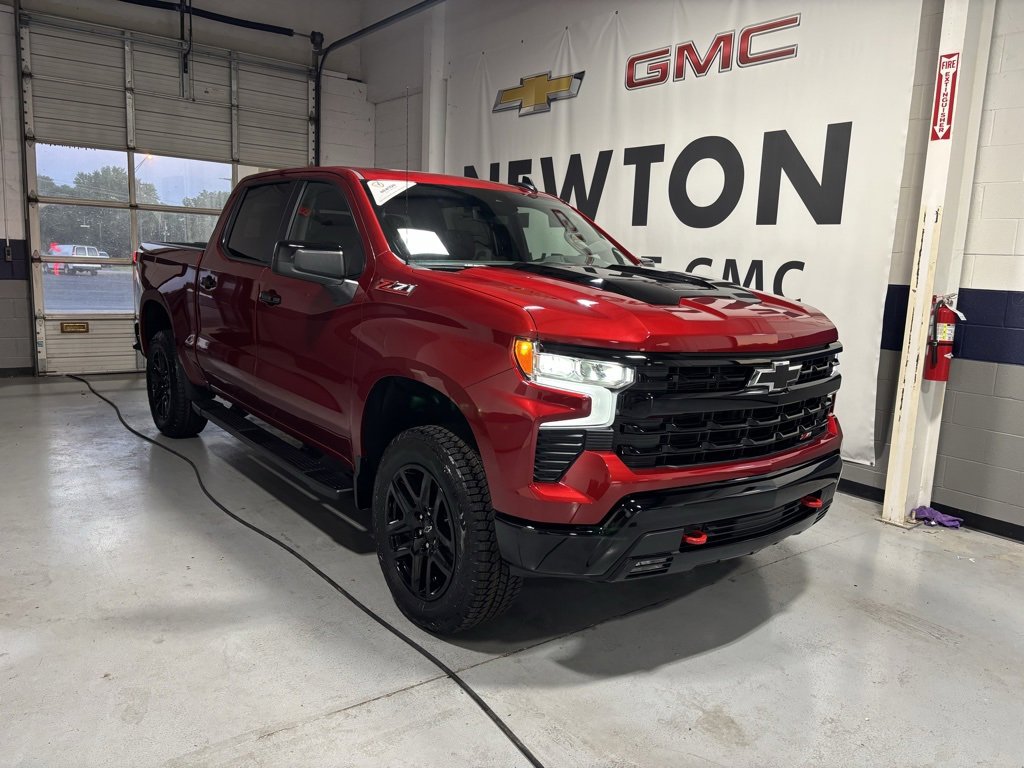 2025 Chevrolet Silverado 1500 LT Trail Boss photo 2