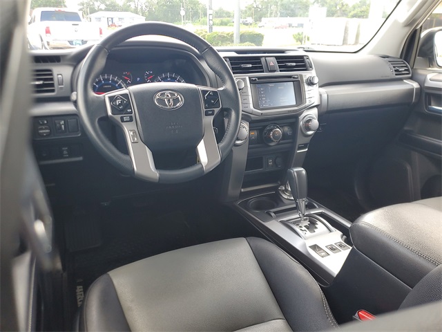 2017 Toyota 4Runner SR5 Premium photo 11