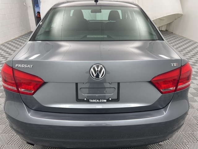2015 Volkswagen Passat S photo 5