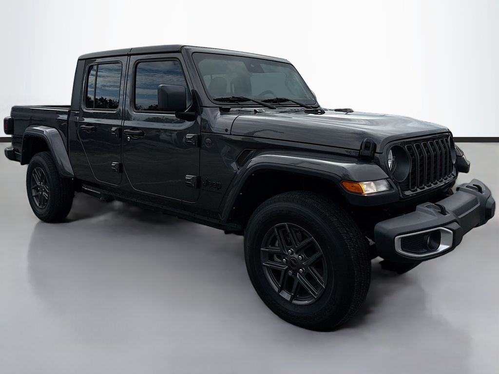 2024 Jeep Gladiator Sport S's photo