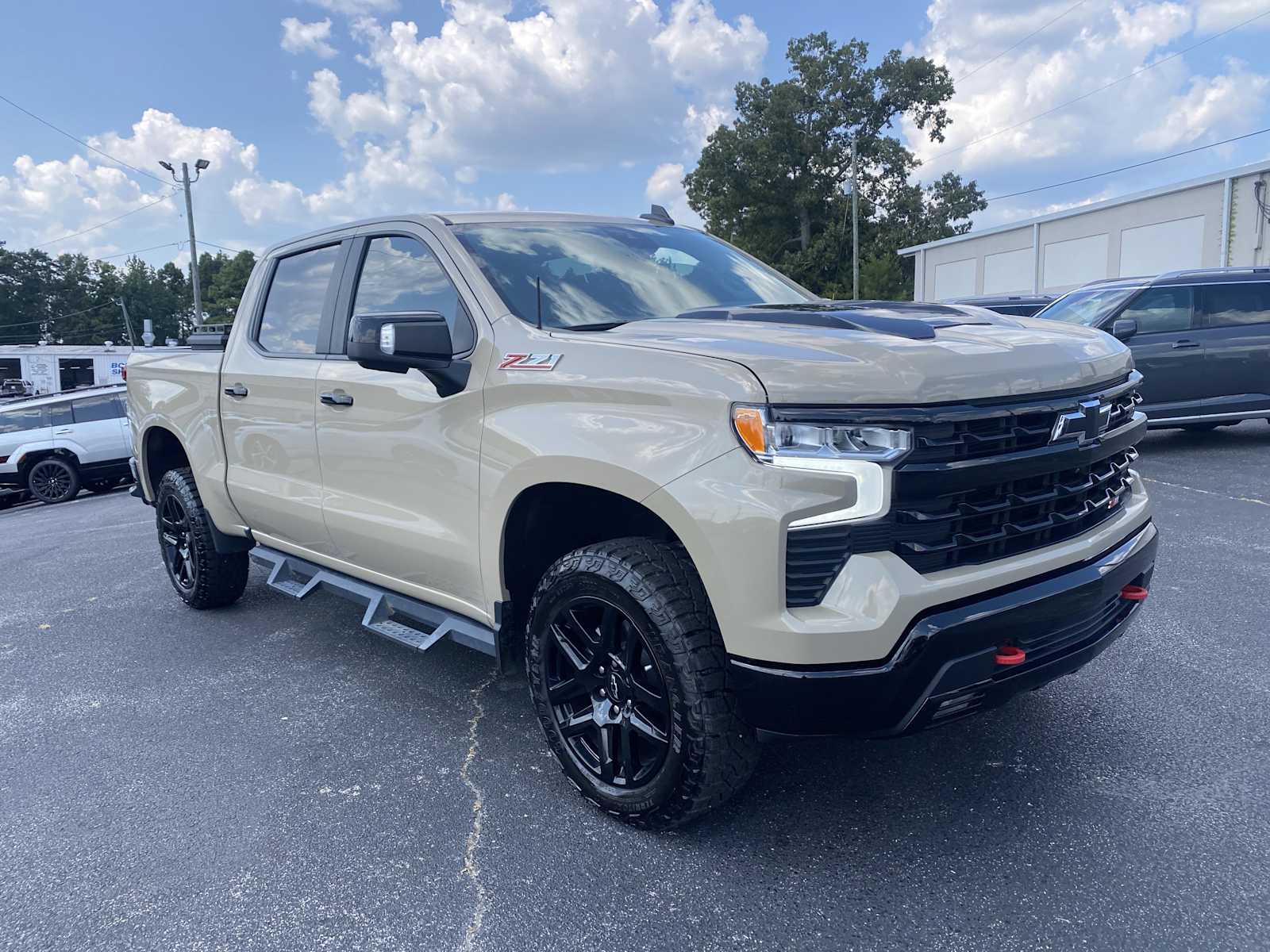 2022 Chevrolet Silverado 1500 LT Trail Boss photo 3