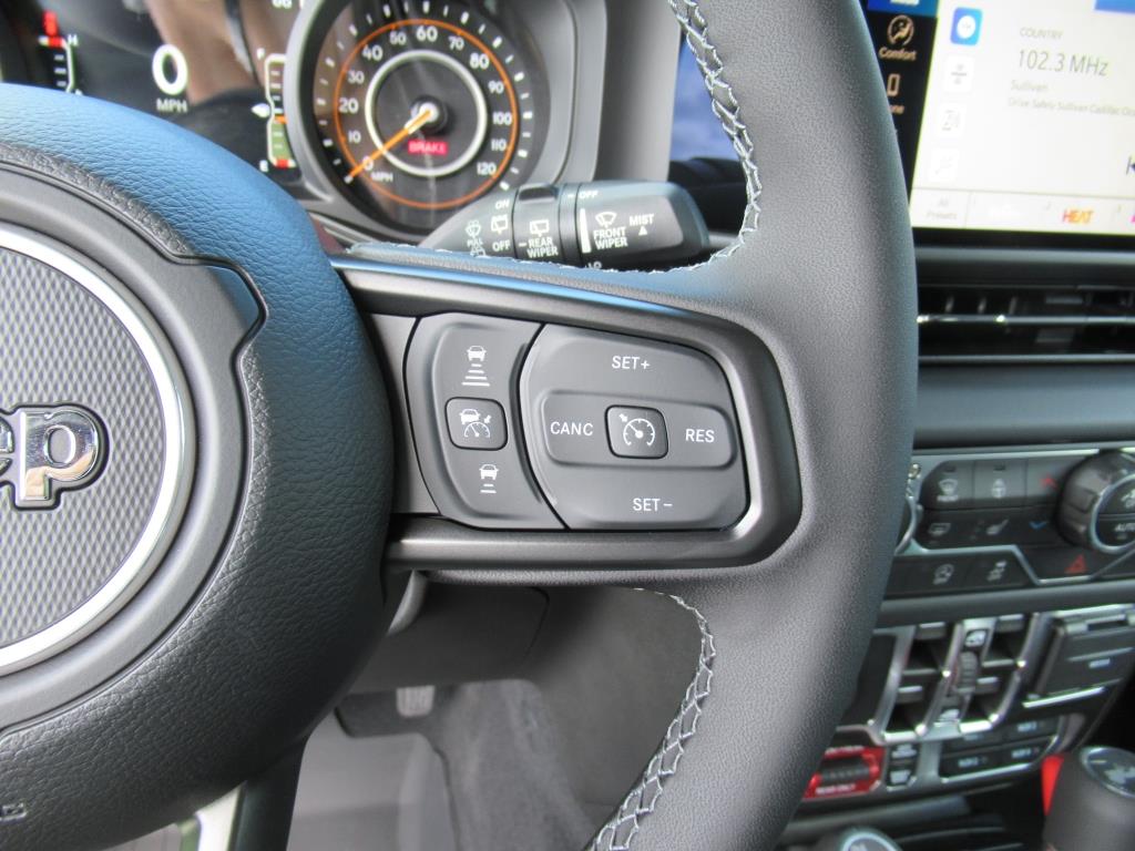2025 Jeep Wrangler Rubicon photo 18