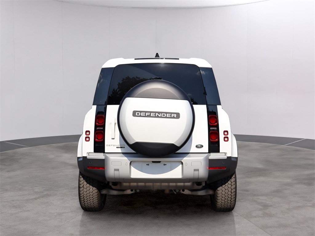 2020 Land Rover Defender 110 HSE photo 3