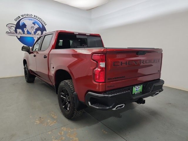 2021 Chevrolet Silverado 1500 LT Trail Boss photo 2