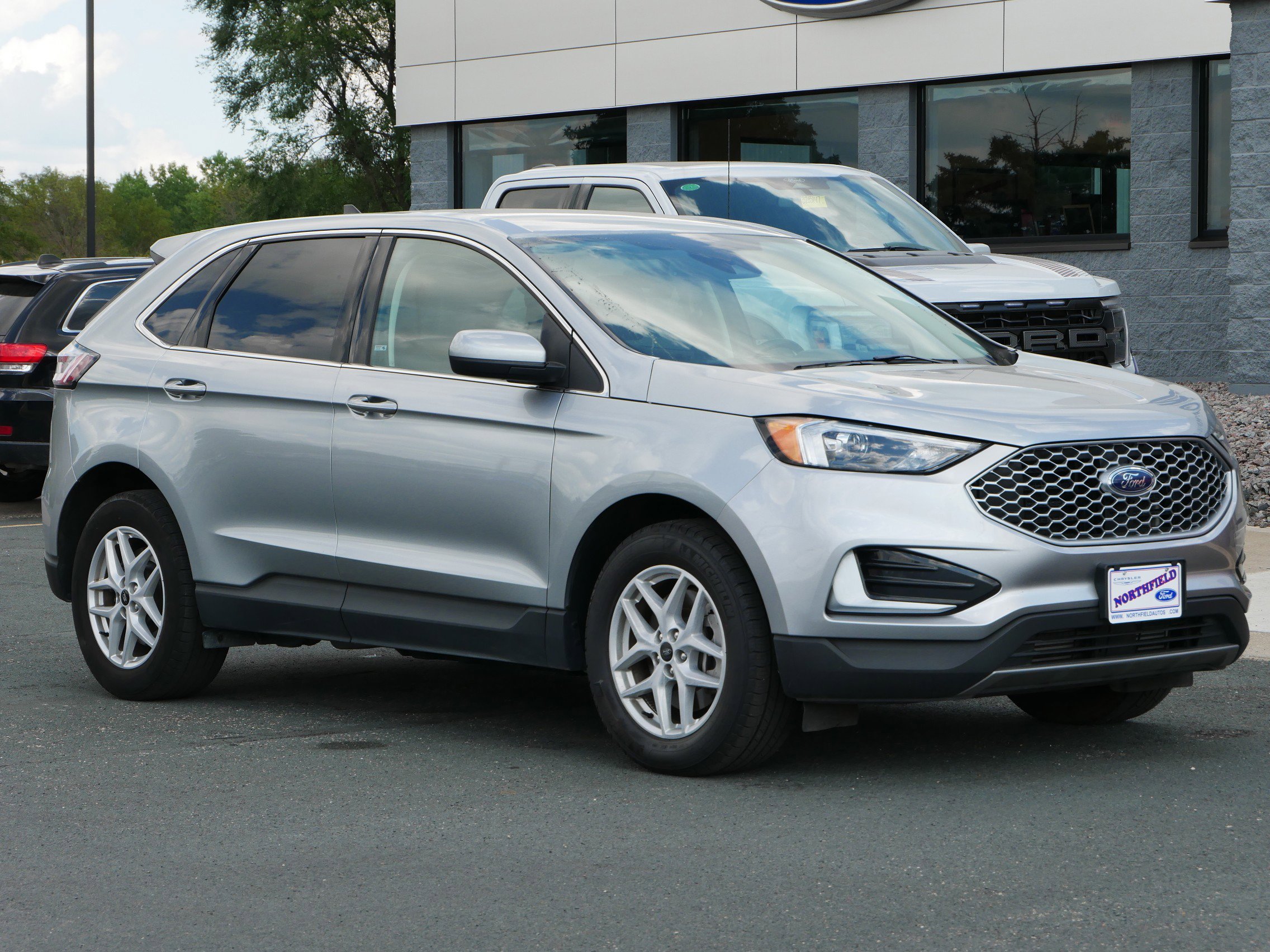 Used 2024 Ford Edge SEL with VIN 2FMPK4J95RBA77595 for sale in Northfield, Minnesota