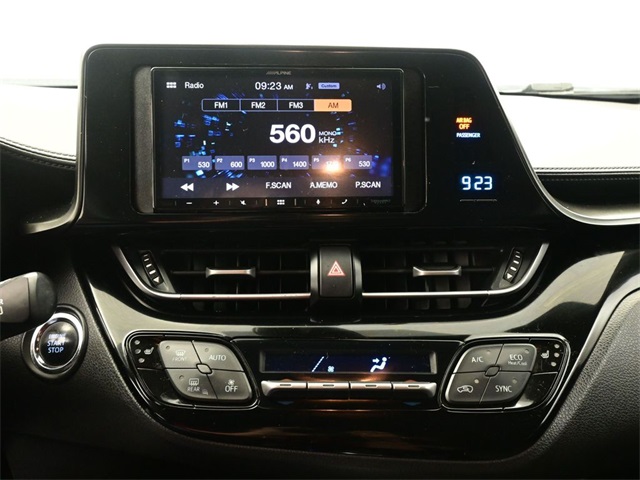 2018 Toyota C-HR XLE Premium photo 4
