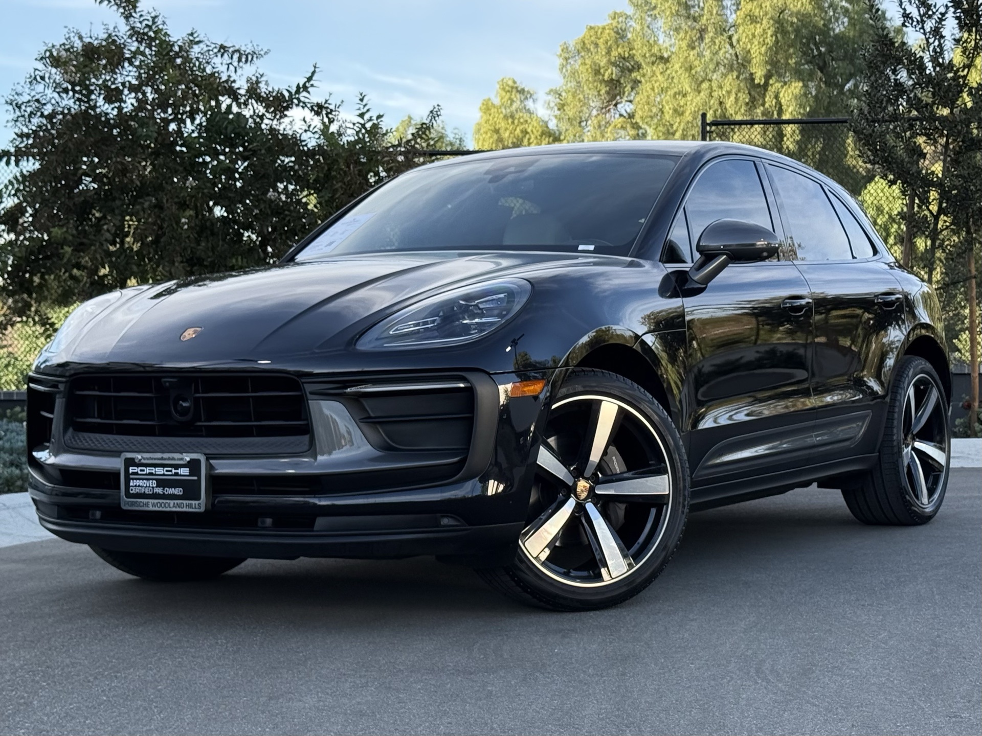 2023 Porsche Macan T's photo