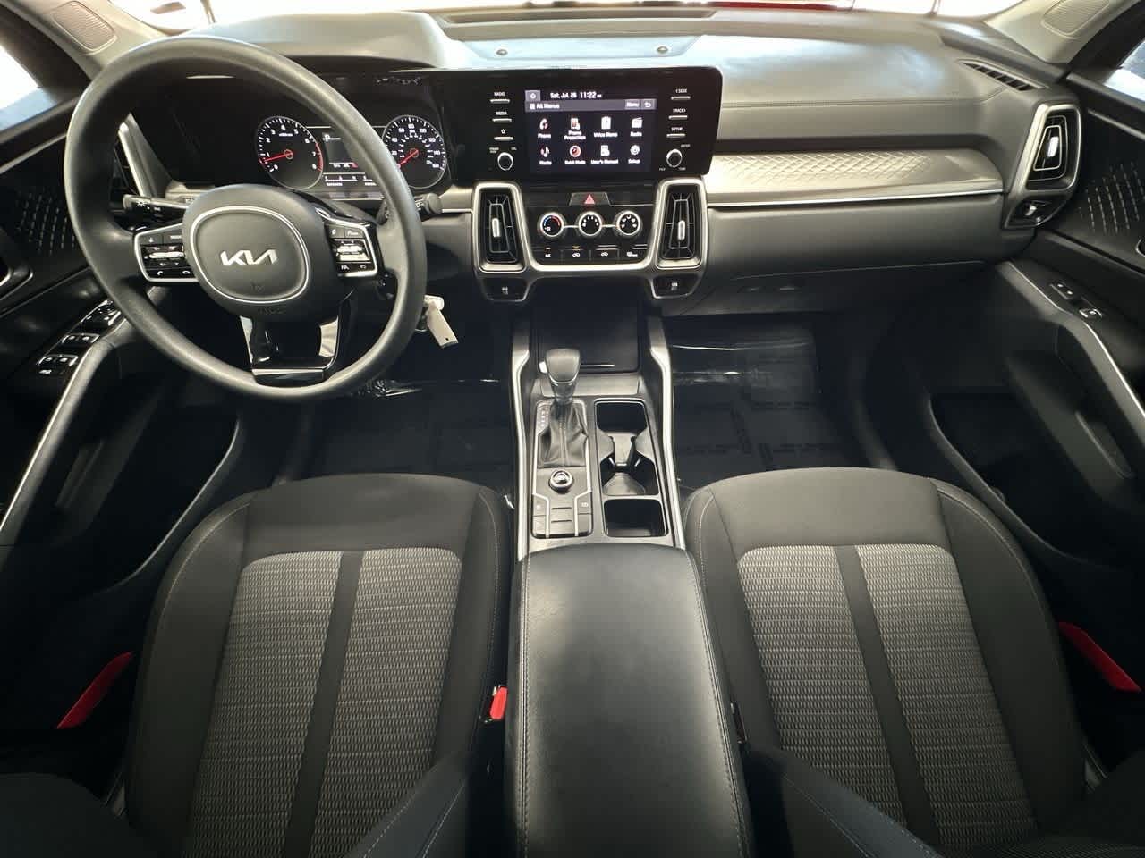 2023 Kia Sorento LX photo 22