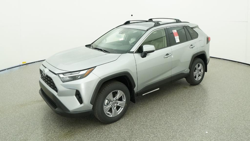 2025 Toyota RAV4 XLE's photo