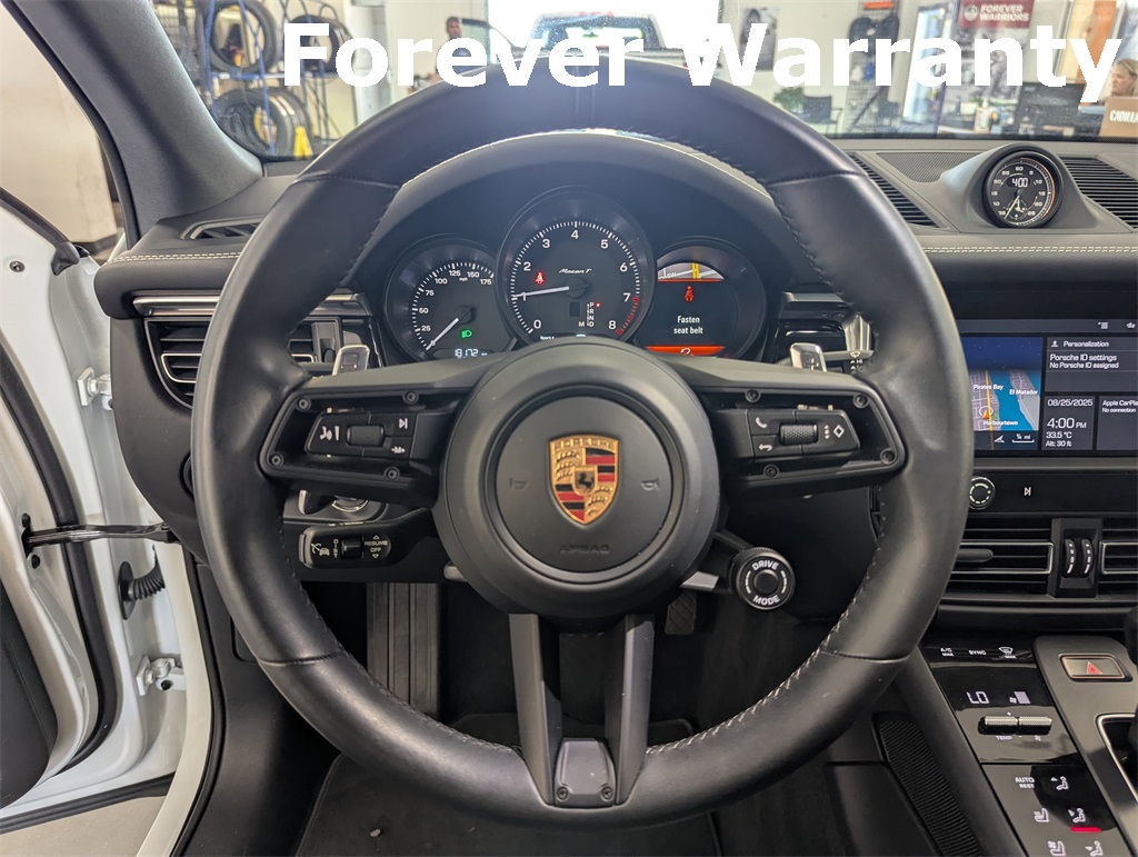 2024 Porsche Macan T photo 23