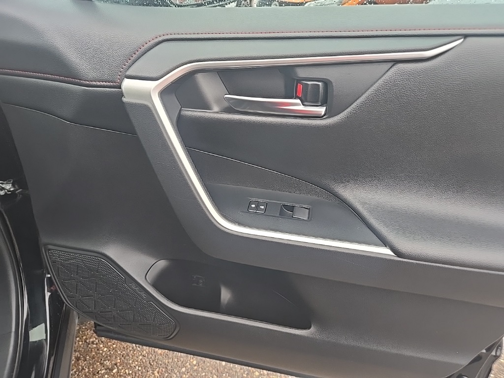 2020 Toyota RAV4 TRD photo 16