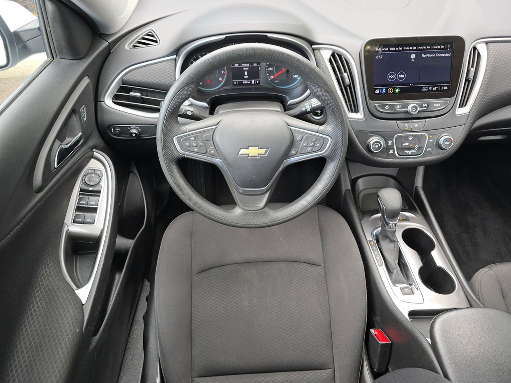 2023 Chevrolet Malibu LS photo 8