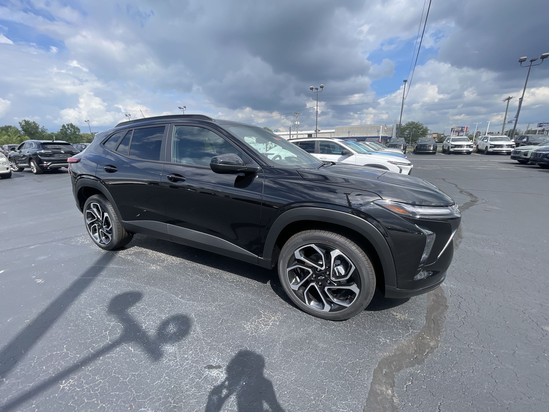 2025 Chevrolet Trax photo 2